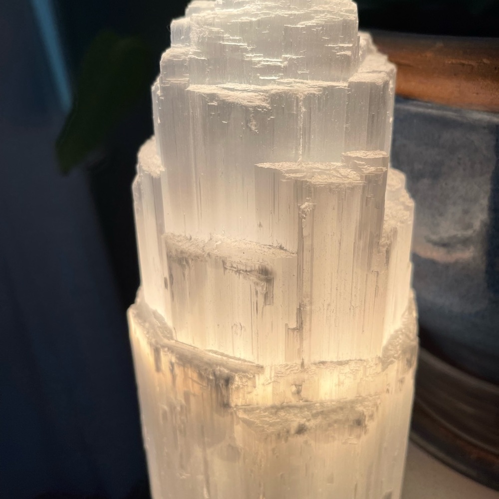 Genuine selenite crystal lamp 5 lb Dimmable - Picture 9 of 10
